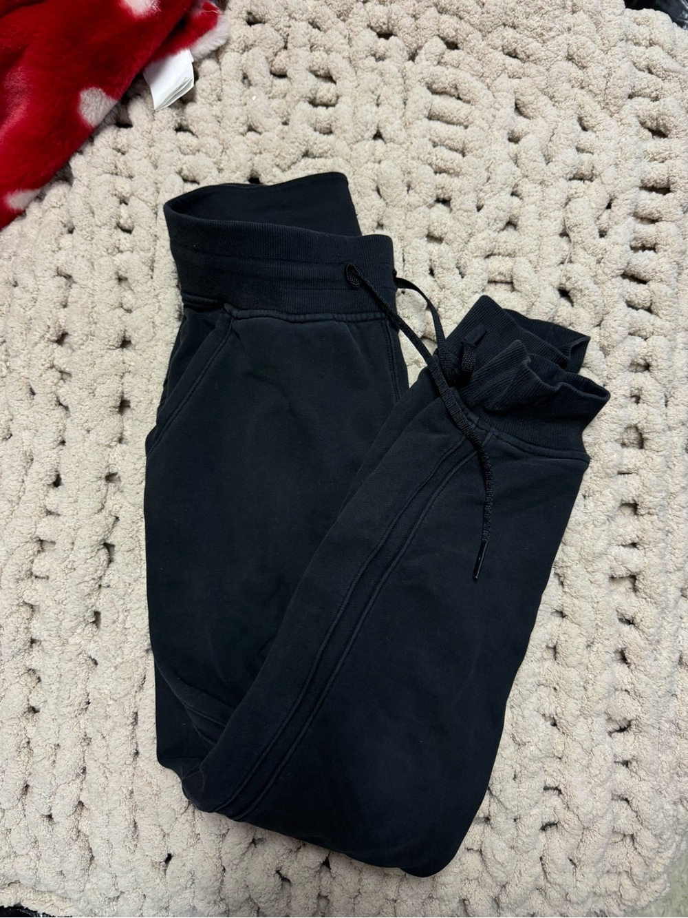 Lululemon Scuba Cuffed Size 2 Sweatpants